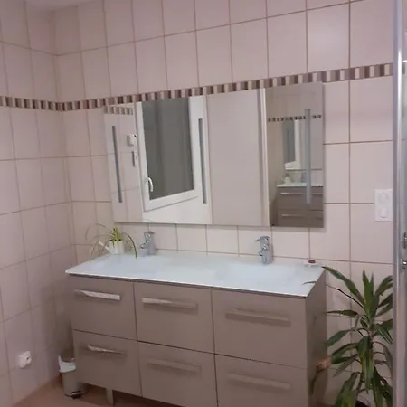 Eclosion De Lumiere 3* Montmirail (Marne)